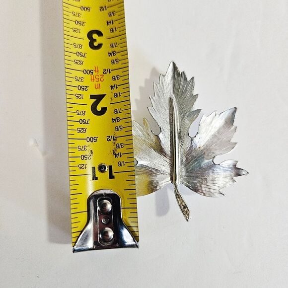 Vintage Textured Silver Tone Rhinestone Polished Sugar Maple Leaf Brooch Pin - Picture 7 of 7